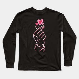 Great K-Pop Finger Heart Gift Kpop K-Drama Korea Boyband Long Sleeve T-Shirt